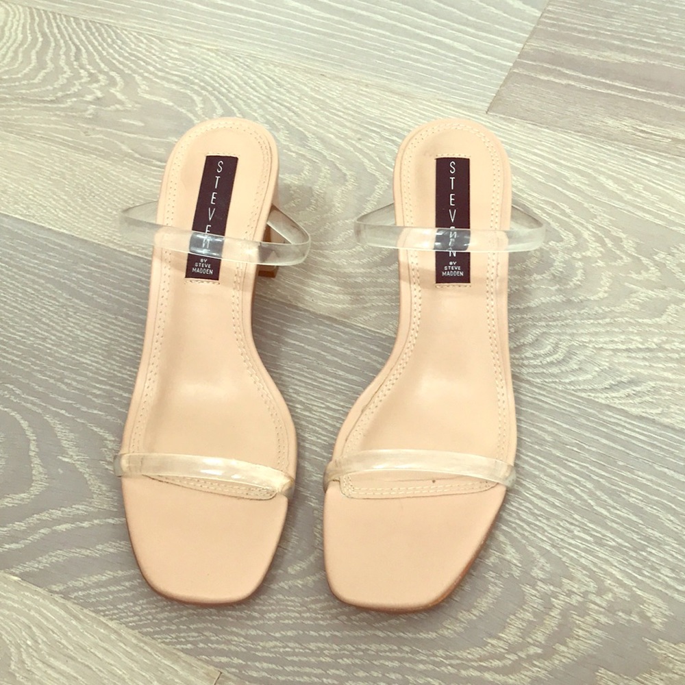 Chunky heels Steven Madden sandals.